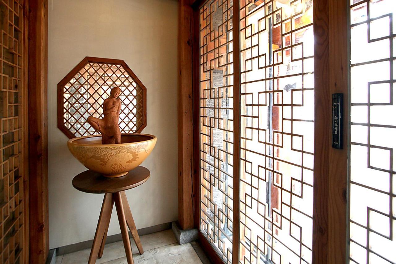 Jeonju Hanok Taejogung Hotel Екстер'єр фото