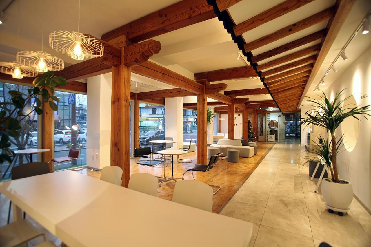 Jeonju Hanok Taejogung Hotel Екстер'єр фото