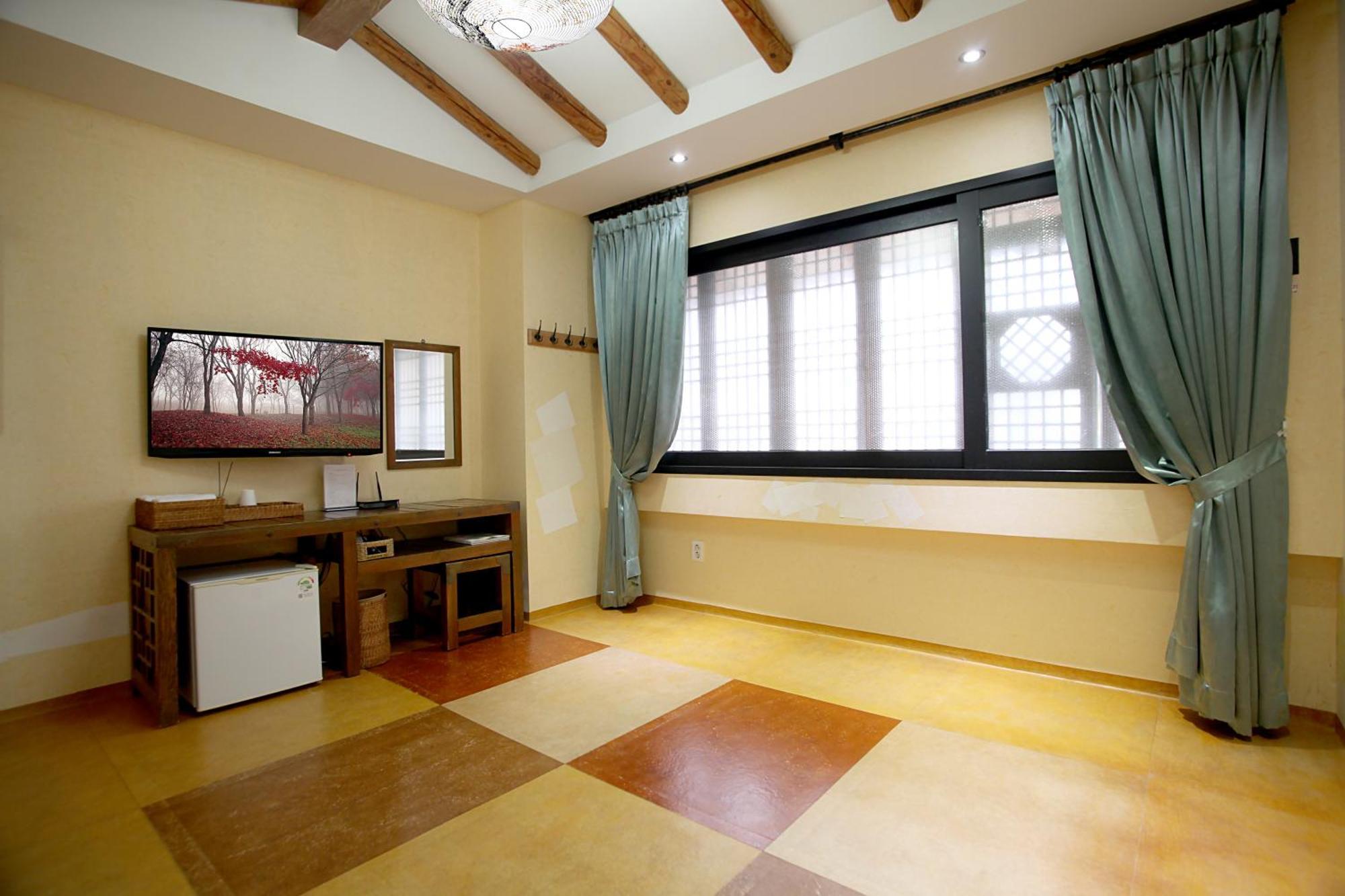 Jeonju Hanok Taejogung Hotel Номер фото