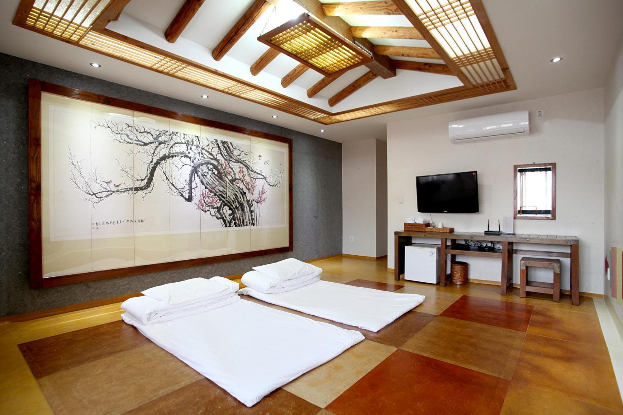 Jeonju Hanok Taejogung Hotel Номер фото