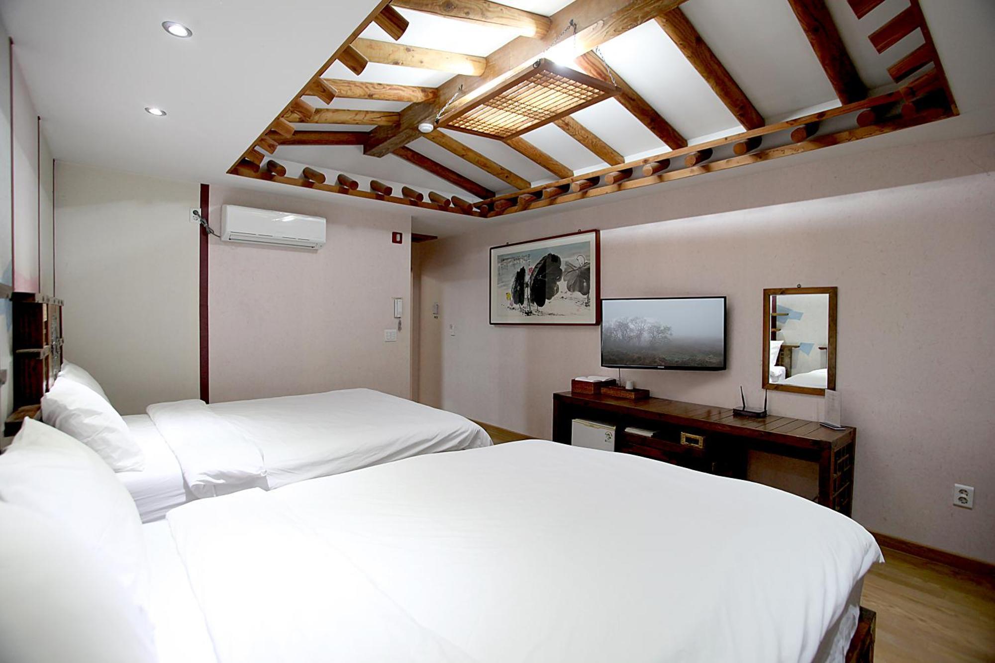 Jeonju Hanok Taejogung Hotel Номер фото
